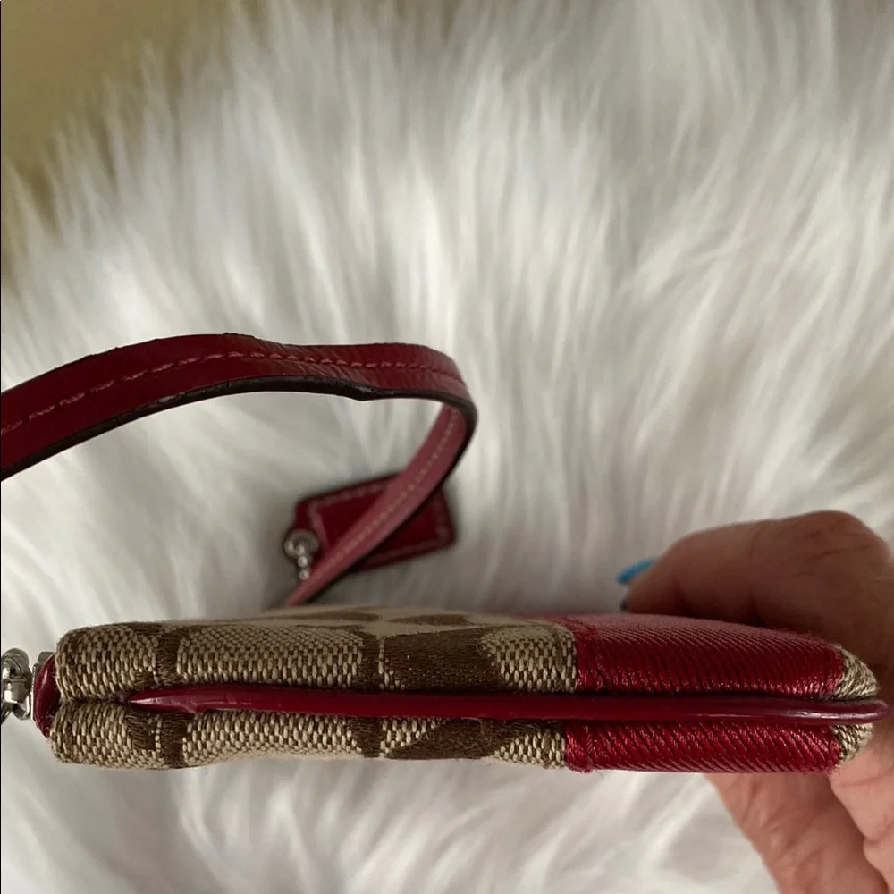 EUC Coach Red and Tan Wristlet with the iconic”C” Signature Monogram - Picture 8 of 10